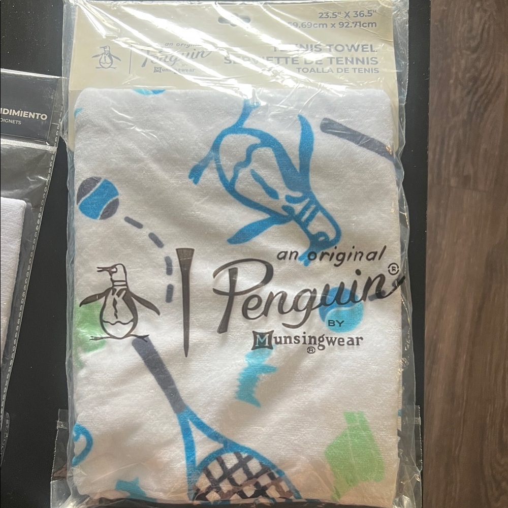 BUNDLE: tennis towel and sweatband set. White and Blue